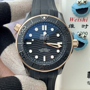 OR Factory is set to launch a new chapter in re-creating legendary timepieces. This cutting-edge Omega Seamaster 300M series watch is crafted from imported 316L stainless steel, featuring a bezel made of Korean high-density ceramic adorned with white enamel diving markers.The dial, also crafted from polished ceramic, features laser-engraved wave patterns. The 42mm case boasts a finely brushed finish. ⚠️ The steel bracelet undergoes meticulous hand-polishing, grain by grain. As the first on the market to achieve authenticity, it features chamfered edges on the back, enabling interchangeability with genuine models. The fluoro-rubber strap offers a smooth, substantial feel, and the lugs are compatible with both steel bracelets and rubber straps.⚠️ The sapphire crystal is produced using the Verneuil process (also known as flame fusion). With a Mohs hardness rating of 9, it ensures exceptional clarity at all times. ⚠️ Powered by an exclusively developed and customized replica 8800 integrated movement, tested for months to ensure stable quality.      Forged through adversity, crafted with dedication—dedicated to watch enthusiasts.          OR